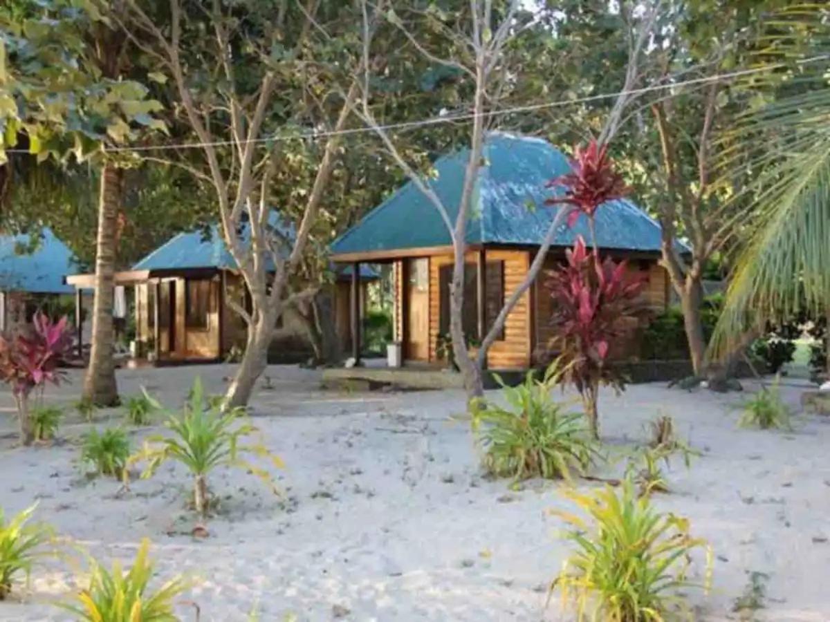 White Sandy Beach-Best Manta Snorkeling Tethi 외부 사진